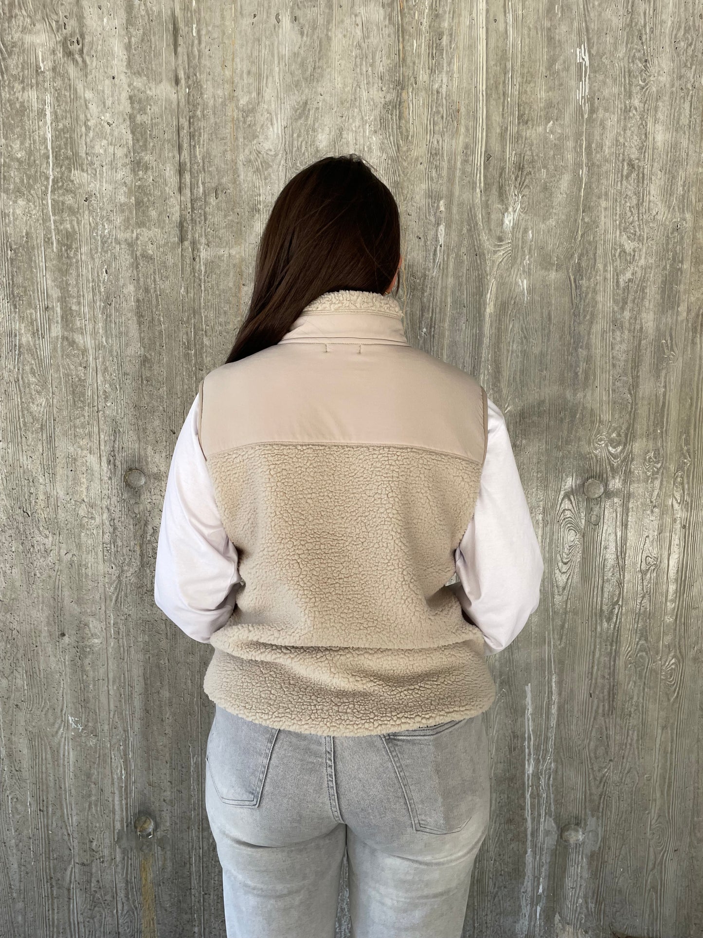 Teddy Bodywarmer met basic logo - Beige